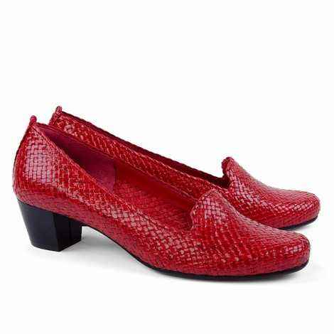 Tuft Red Shoe
